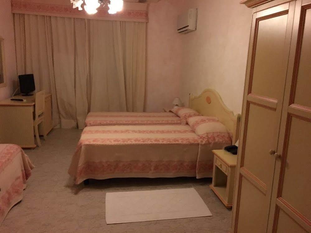 Hotel Monreale Sardara Buitenkant foto