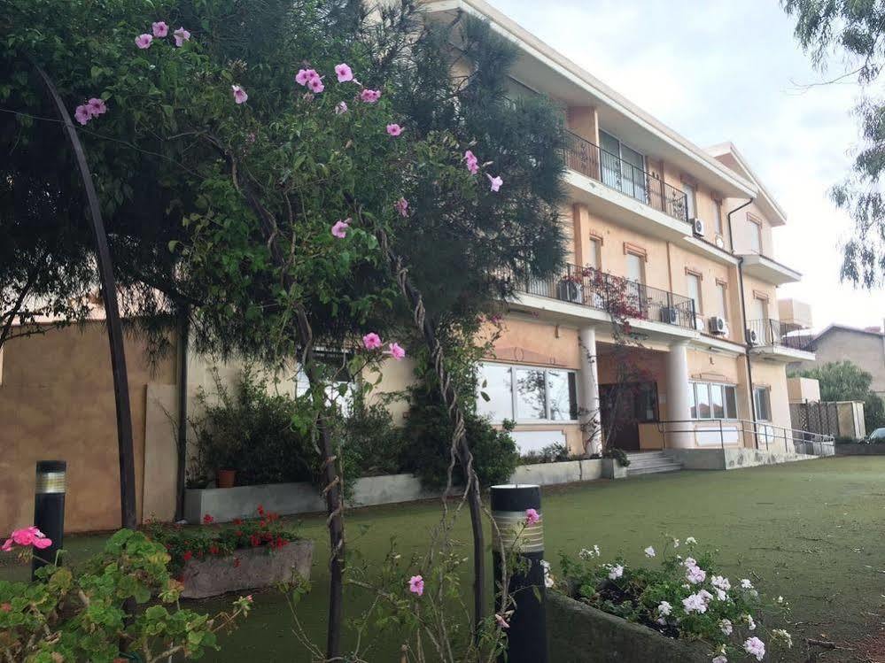 Hotel Monreale Sardara Buitenkant foto